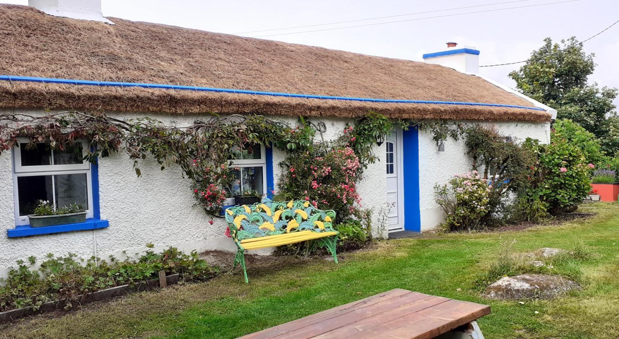 The Rockhouse - Cosy Stone Built Thatch Cottage Dungloe Kültér fotó